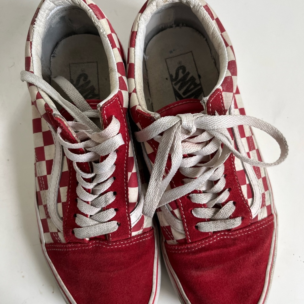 Vans shoes Size women 9, Men’s 7.5 red and white checkered Good Condition